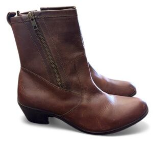 Mia Brown Leather Side Zip Ankle Western Boots Size 8‎
